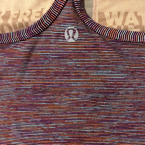 Lululemon flow y tank size 4, multicolor, hip length - Picture 3 of 3